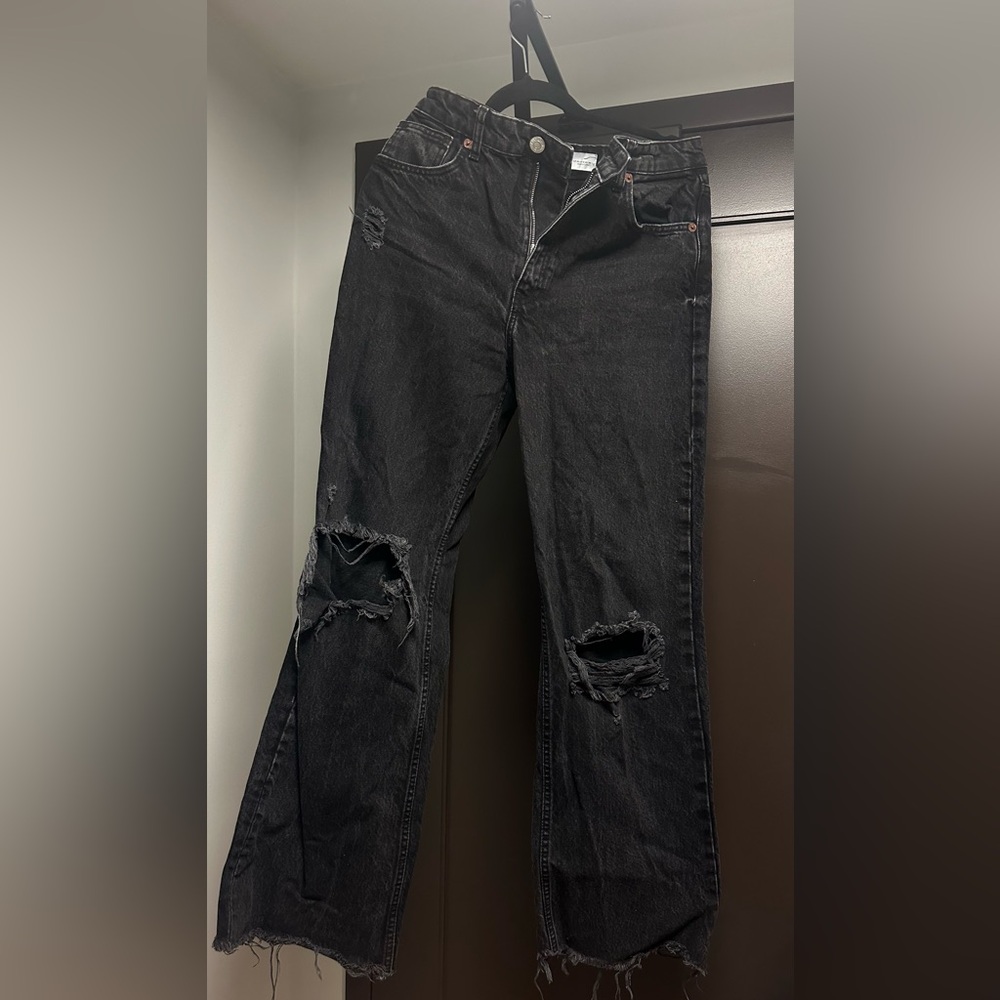 Zara Women’s Black Ripped Jeans